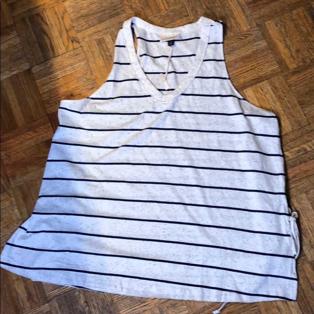 NWT tank top Universal Thread
